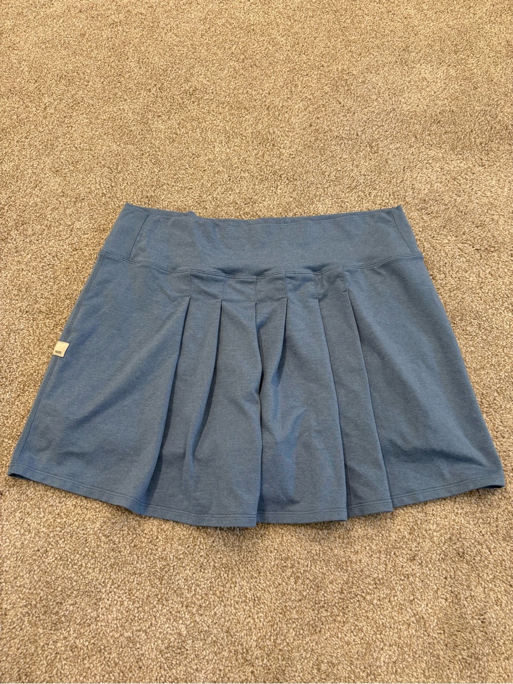 Vuori pleated skorts size L